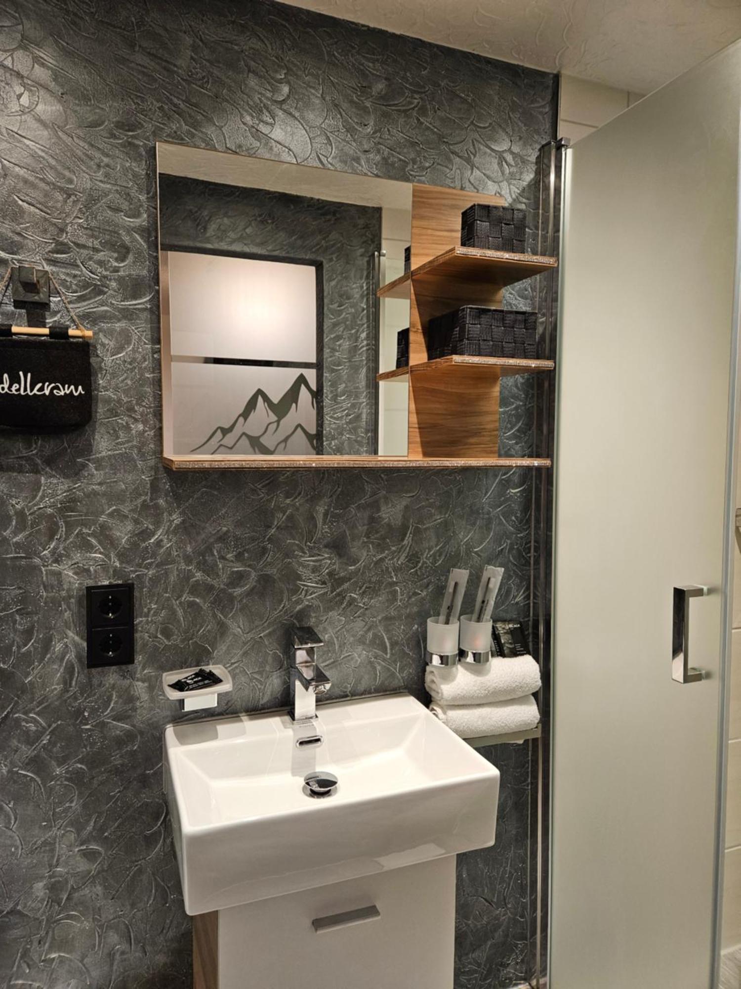 Luxus Nina Mit Zirbenhuette Appartement